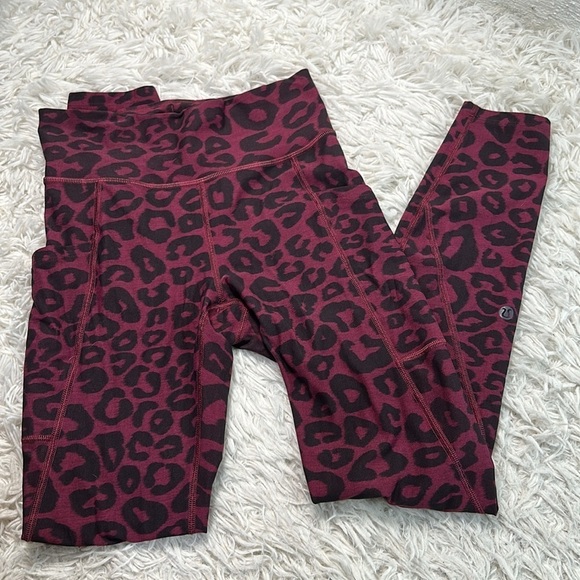 lululemon athletica Pants - Lululemon lab Everlux Jacquard Training Tight 26" Leopardo Jacquard Pomegranate